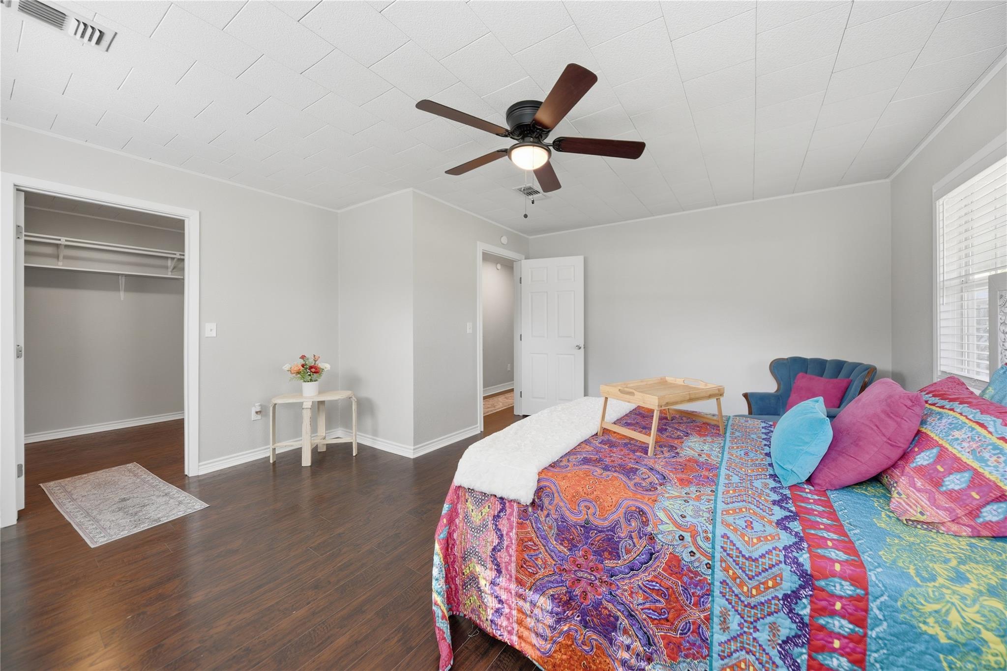 1702 Rampart St, Columbus, TX 78934