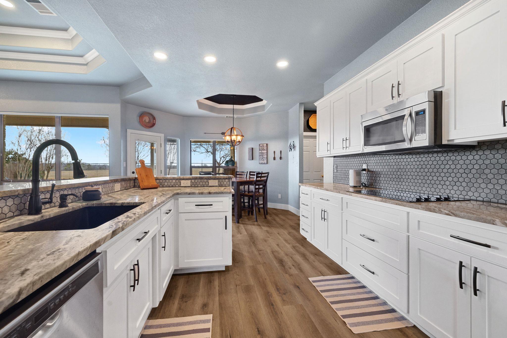 290 Turkey Run, Meadowlakes, TX 78654