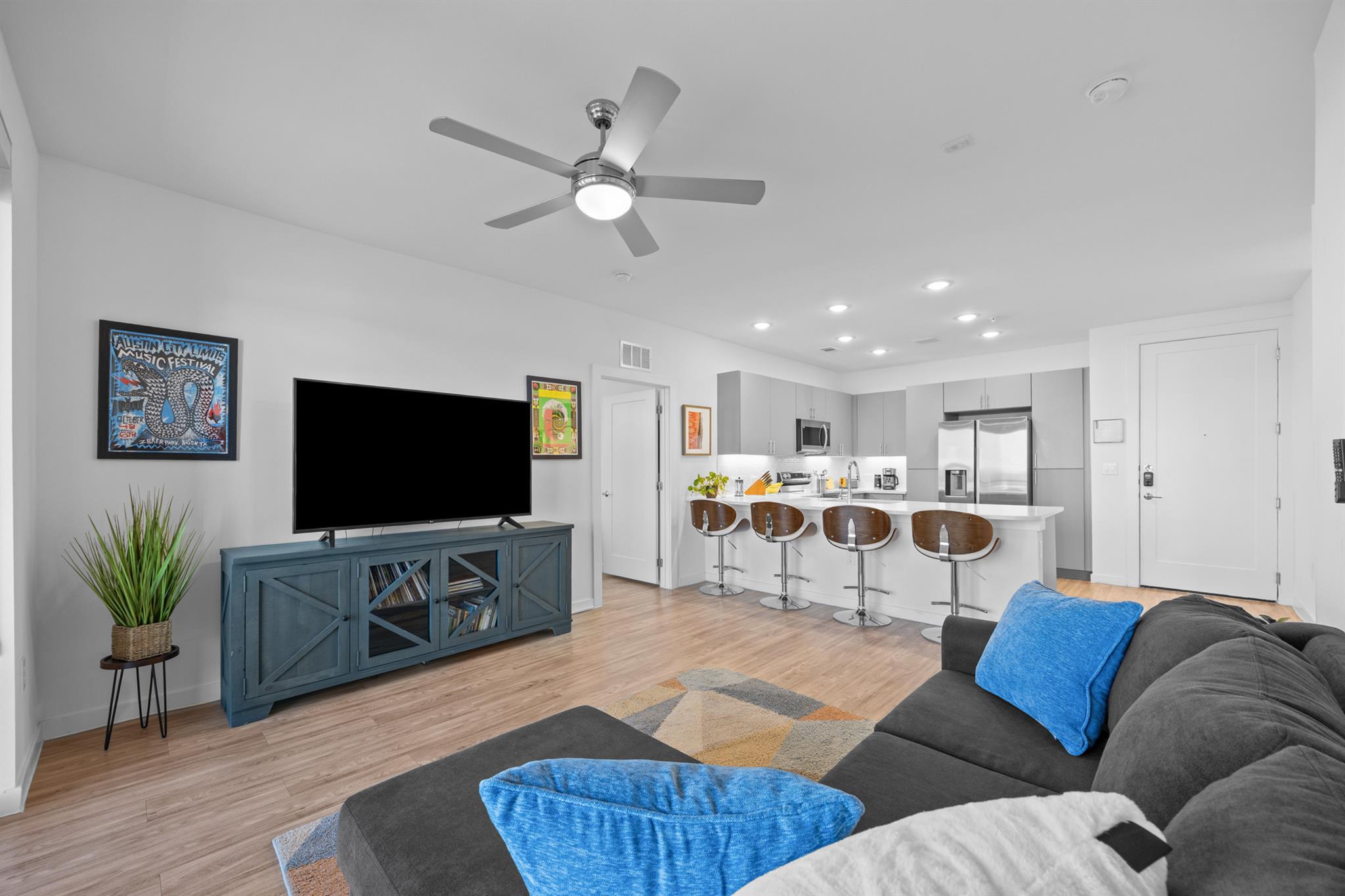 4801 Springdale Rd # 1401, Austin, TX 78723