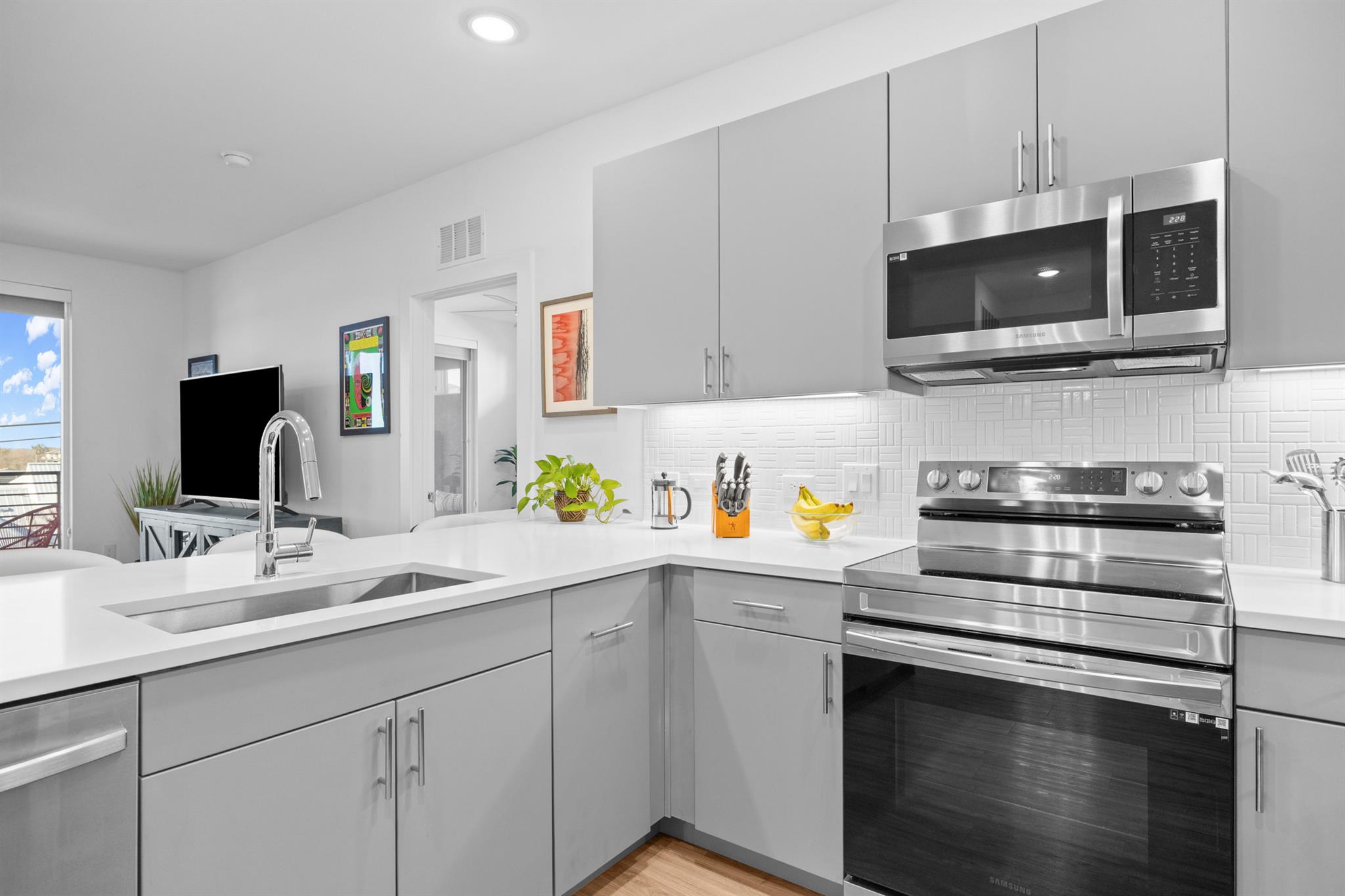 4801 Springdale Rd # 1401, Austin, TX 78723