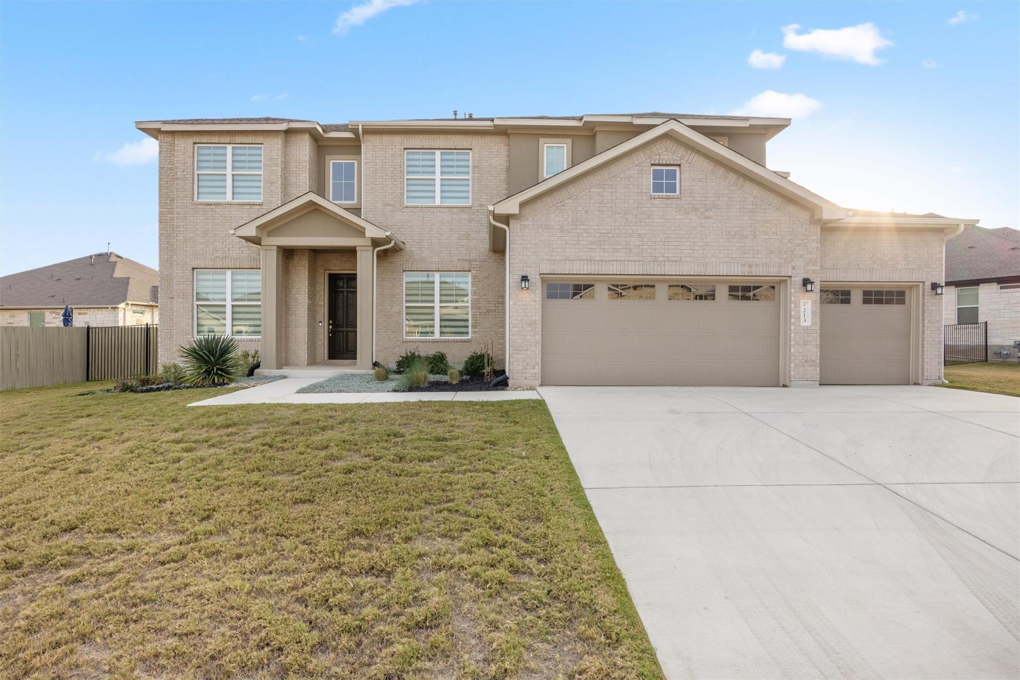 213 Great Lawn Bnd, Liberty Hill, TX 78642