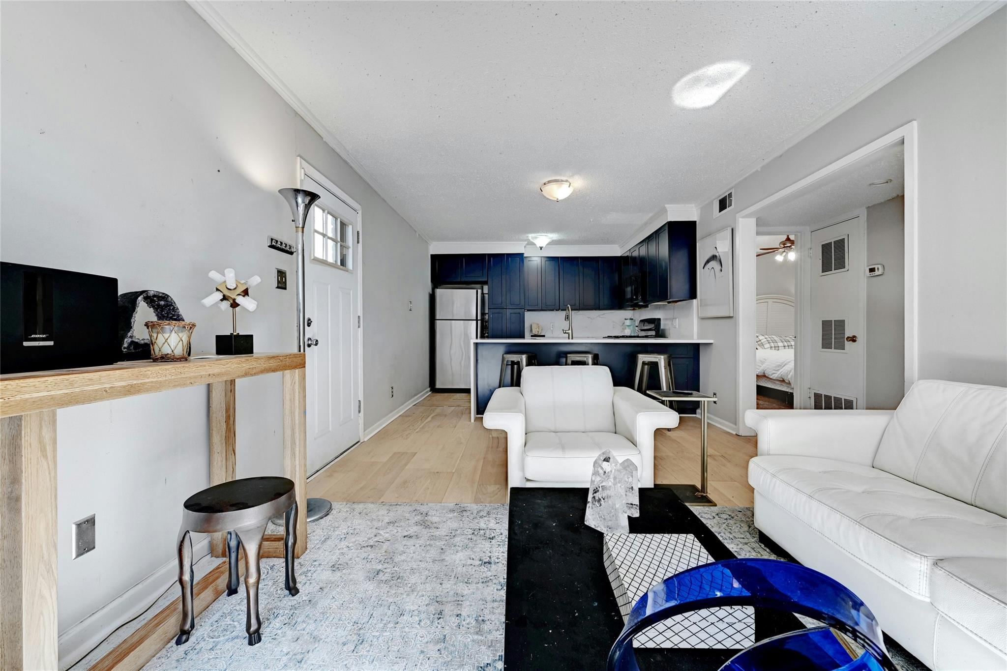 1304 Summit St # 101, Austin, TX 78741