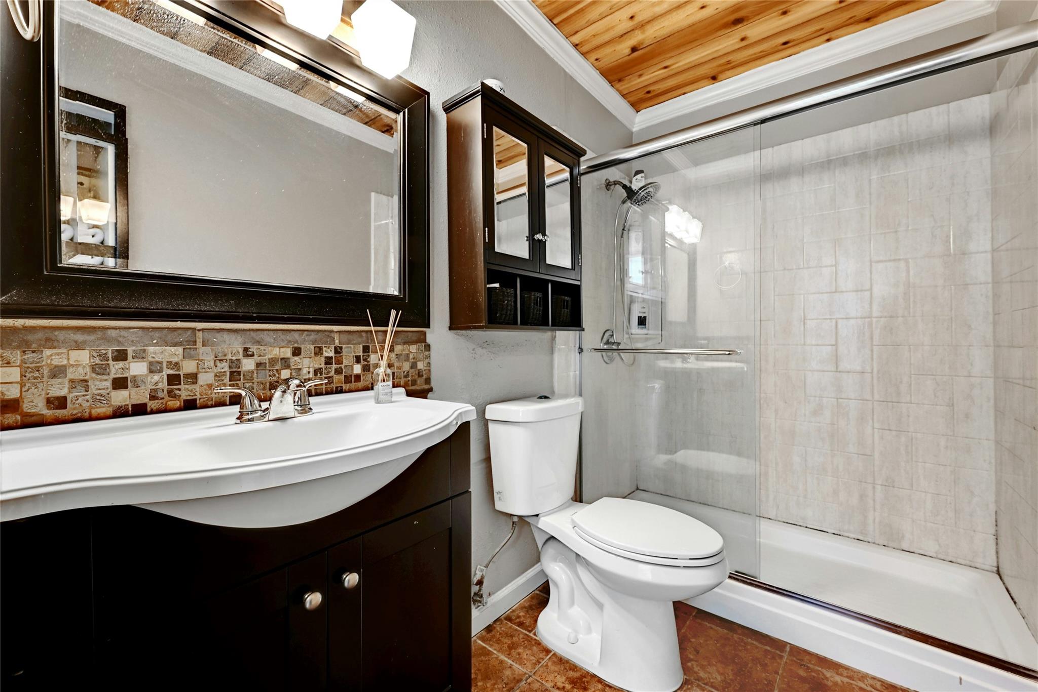 1304 Summit St # 101, Austin, TX 78741