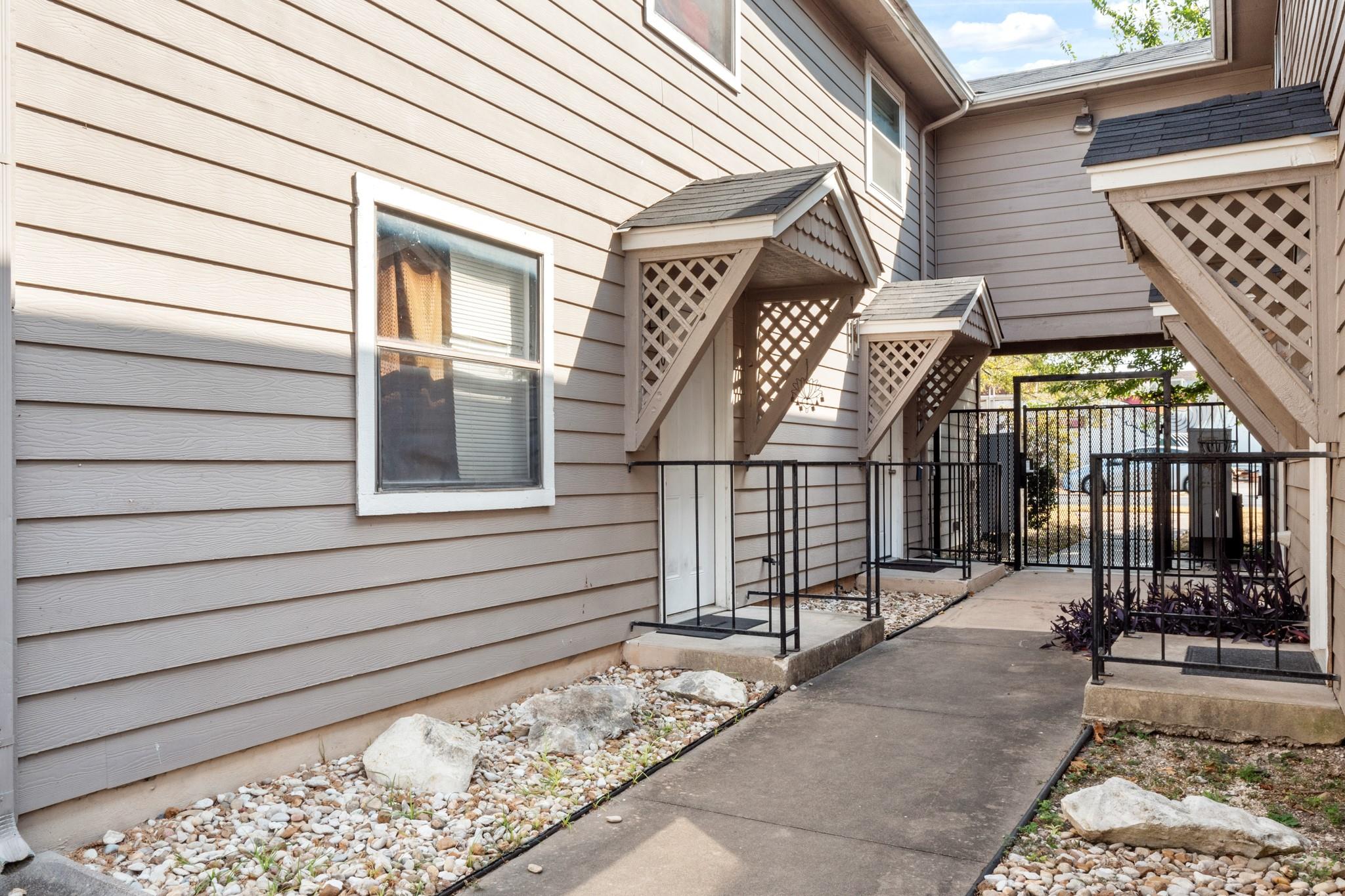 5616 Emerald Forest Dr # 101, Austin, TX 78745