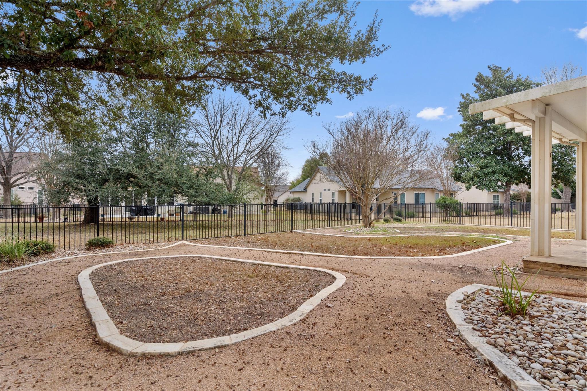 195 Whispering Wind Dr, Georgetown, TX 78633