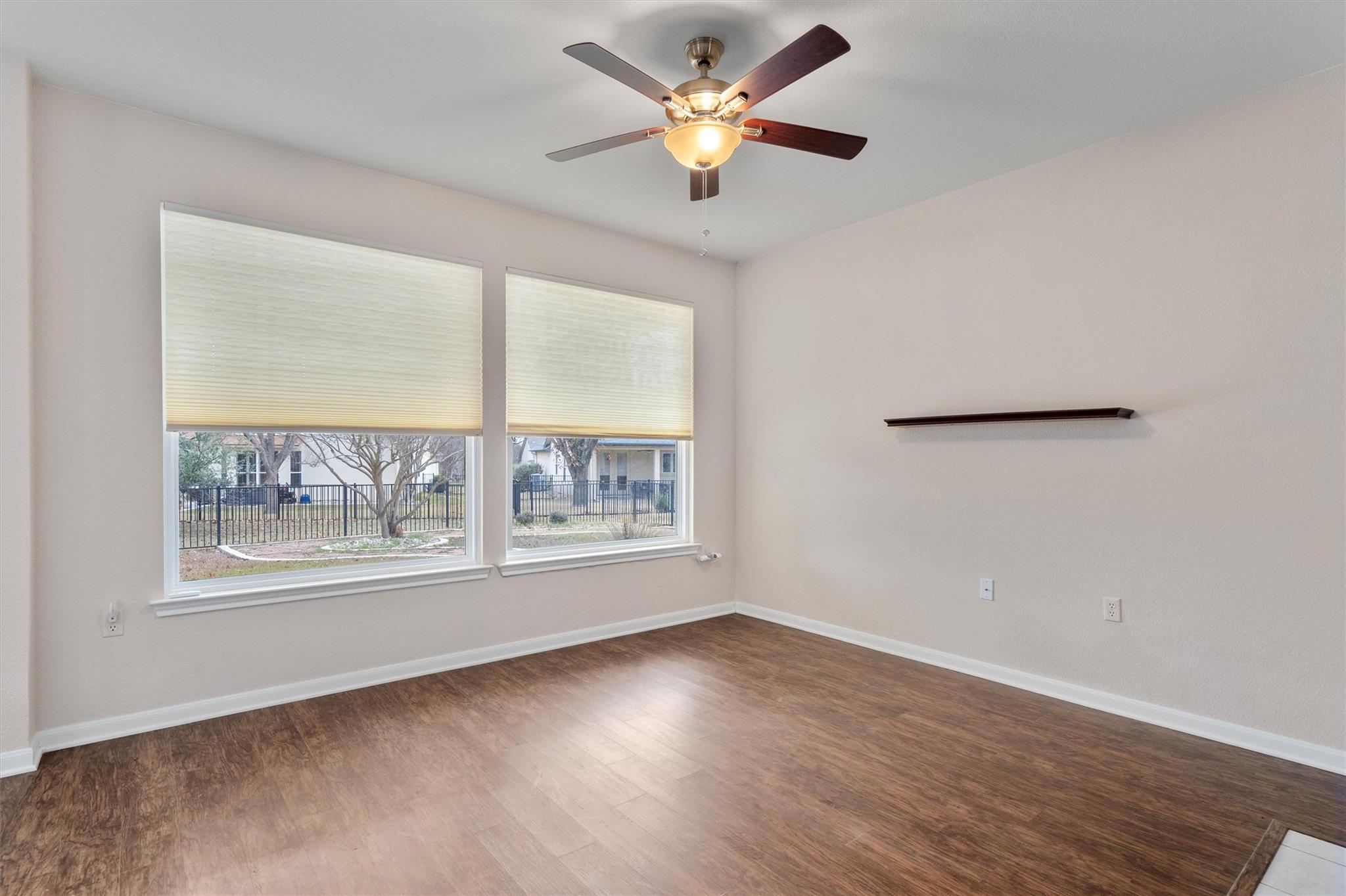 195 Whispering Wind Dr, Georgetown, TX 78633