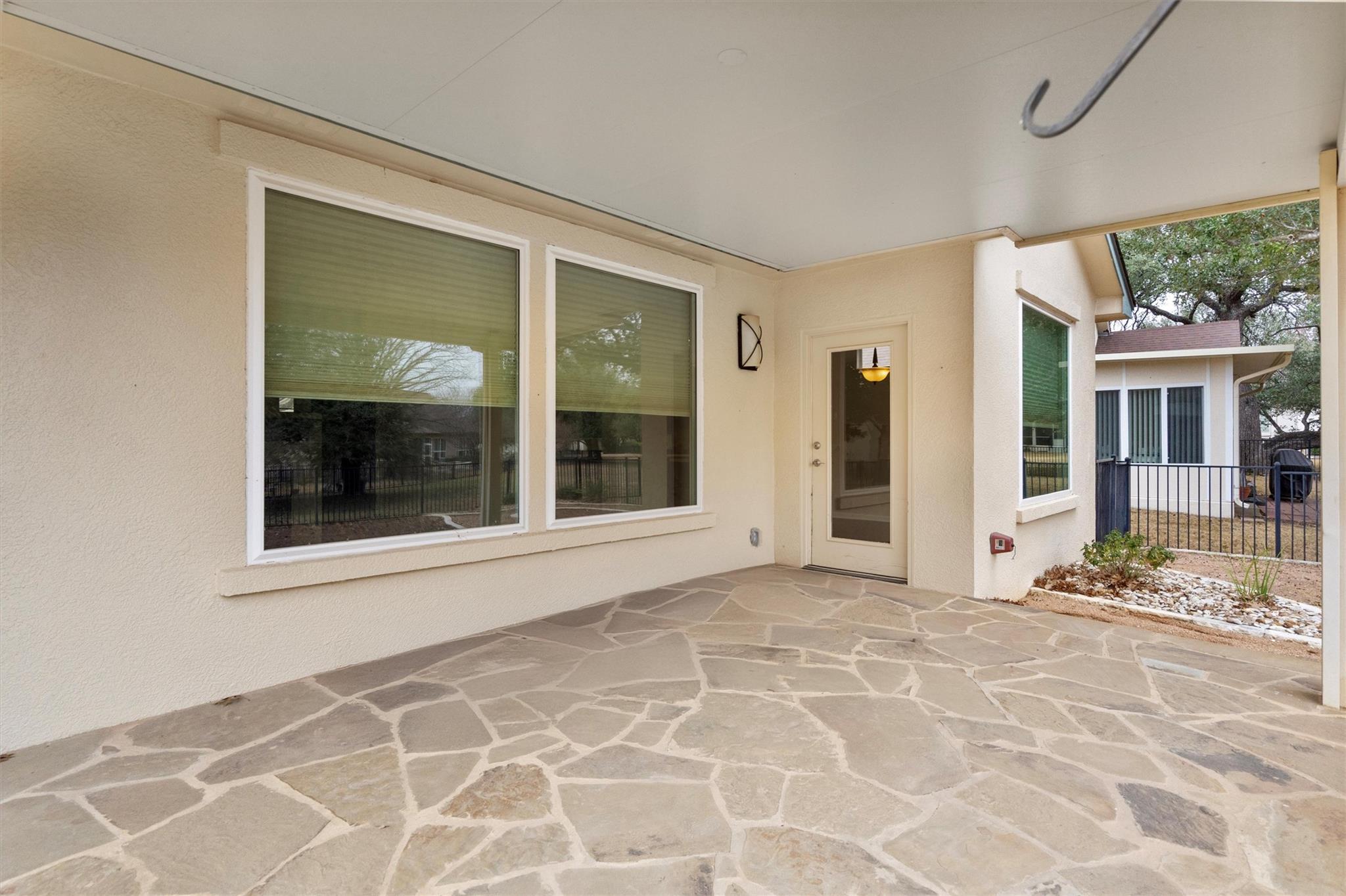 195 Whispering Wind Dr, Georgetown, TX 78633