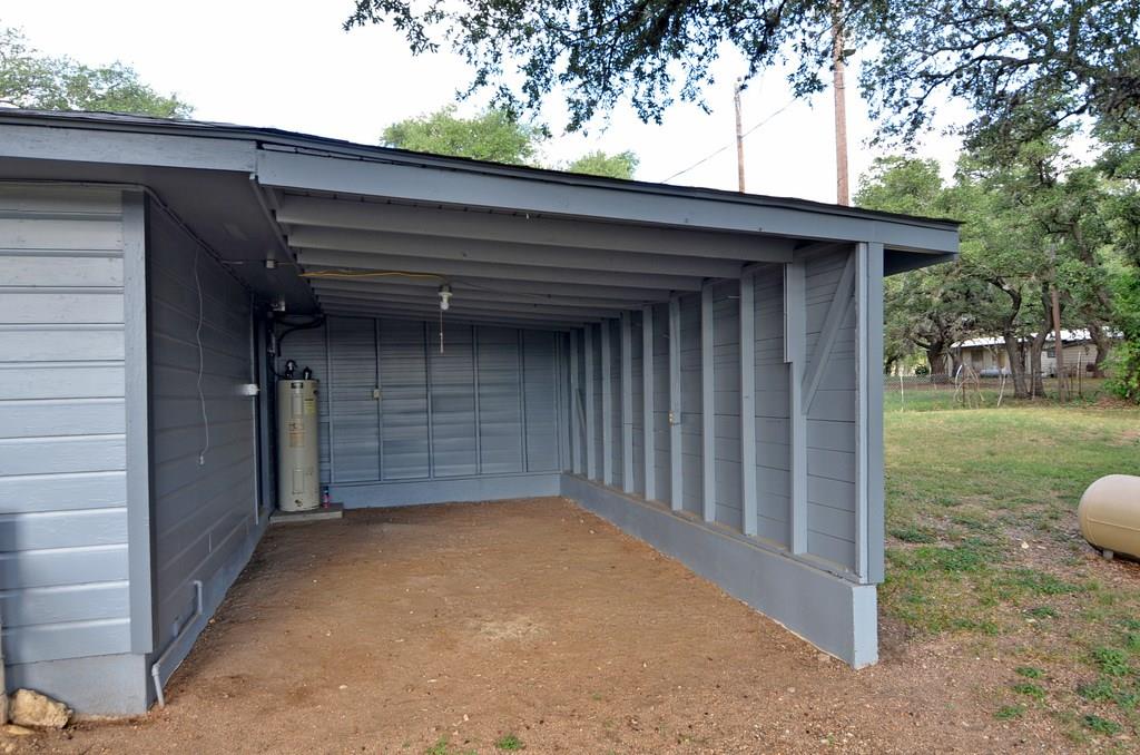 182 Patten Dr, Johnson City, TX 78636