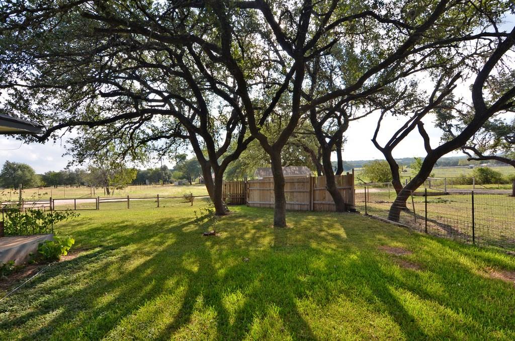 182 Patten Dr, Johnson City, TX 78636