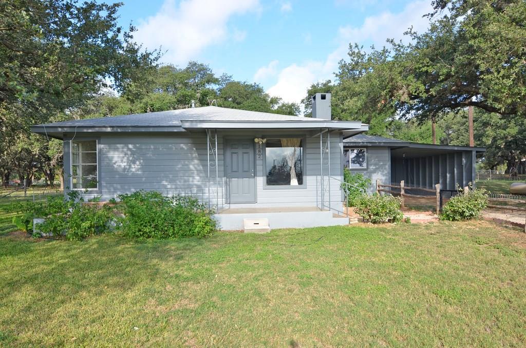 182 Patten Dr, Johnson City, TX 78636