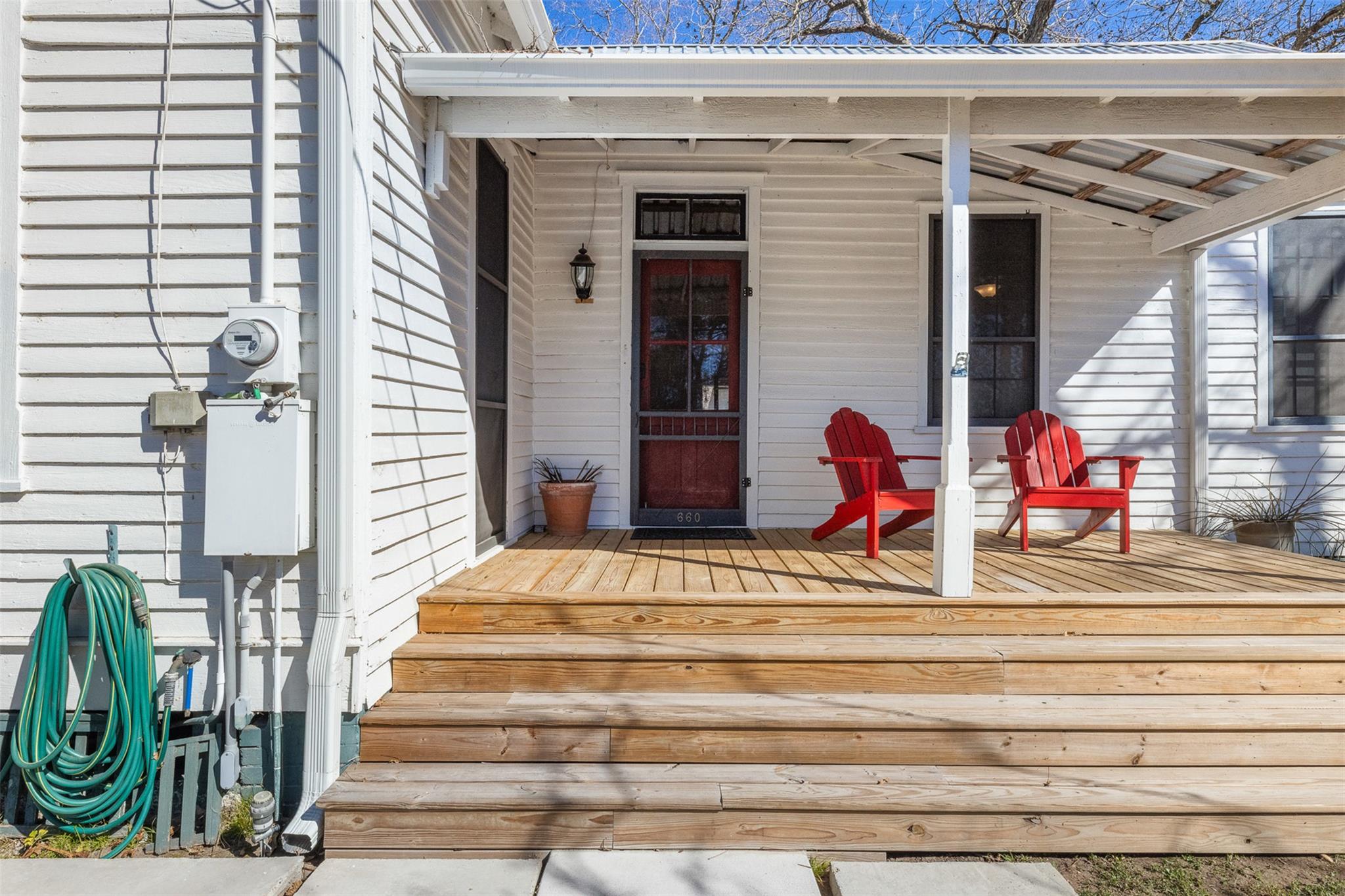 660 N Main St, La Grange, TX 78945