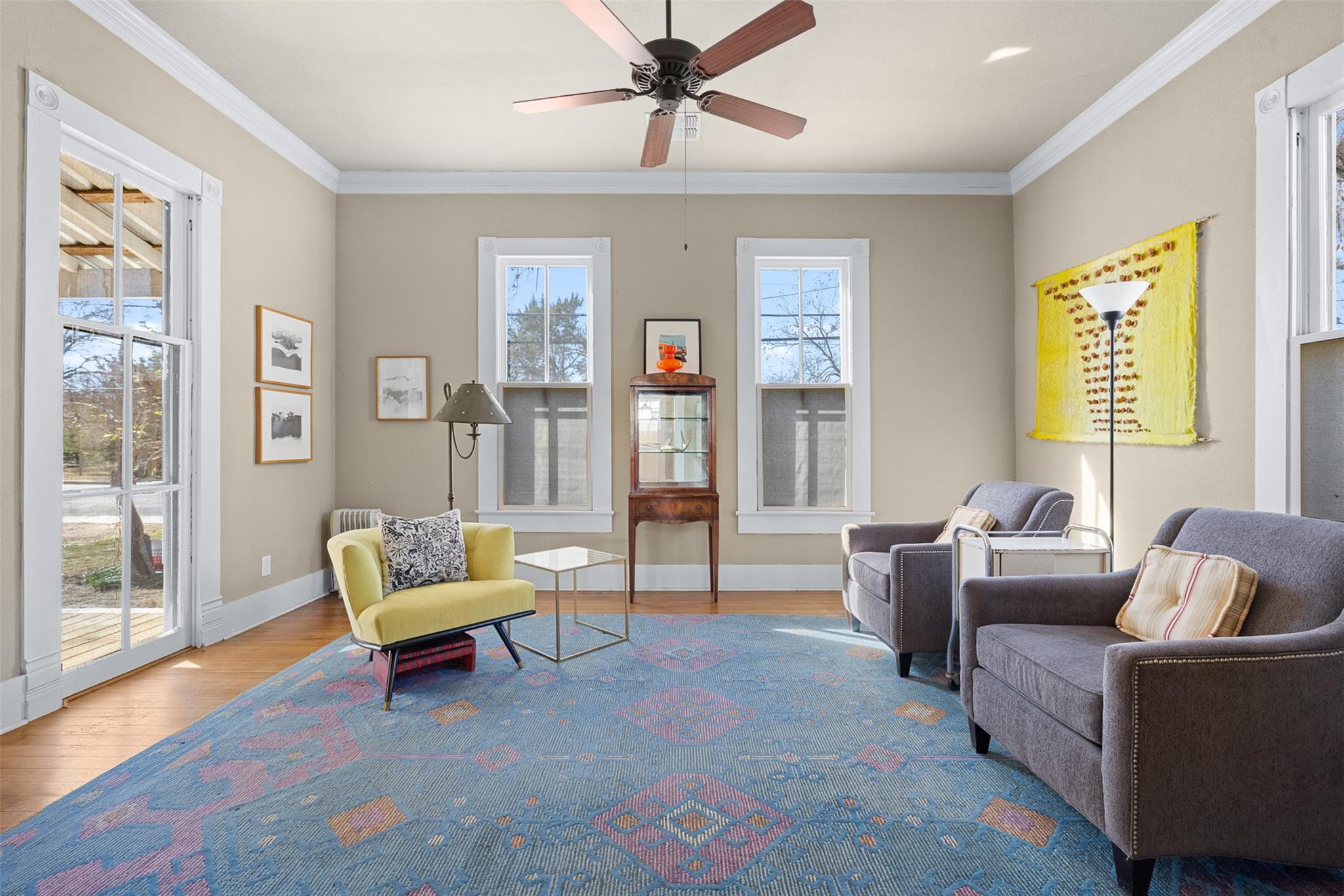 660 N Main St, La Grange, TX 78945