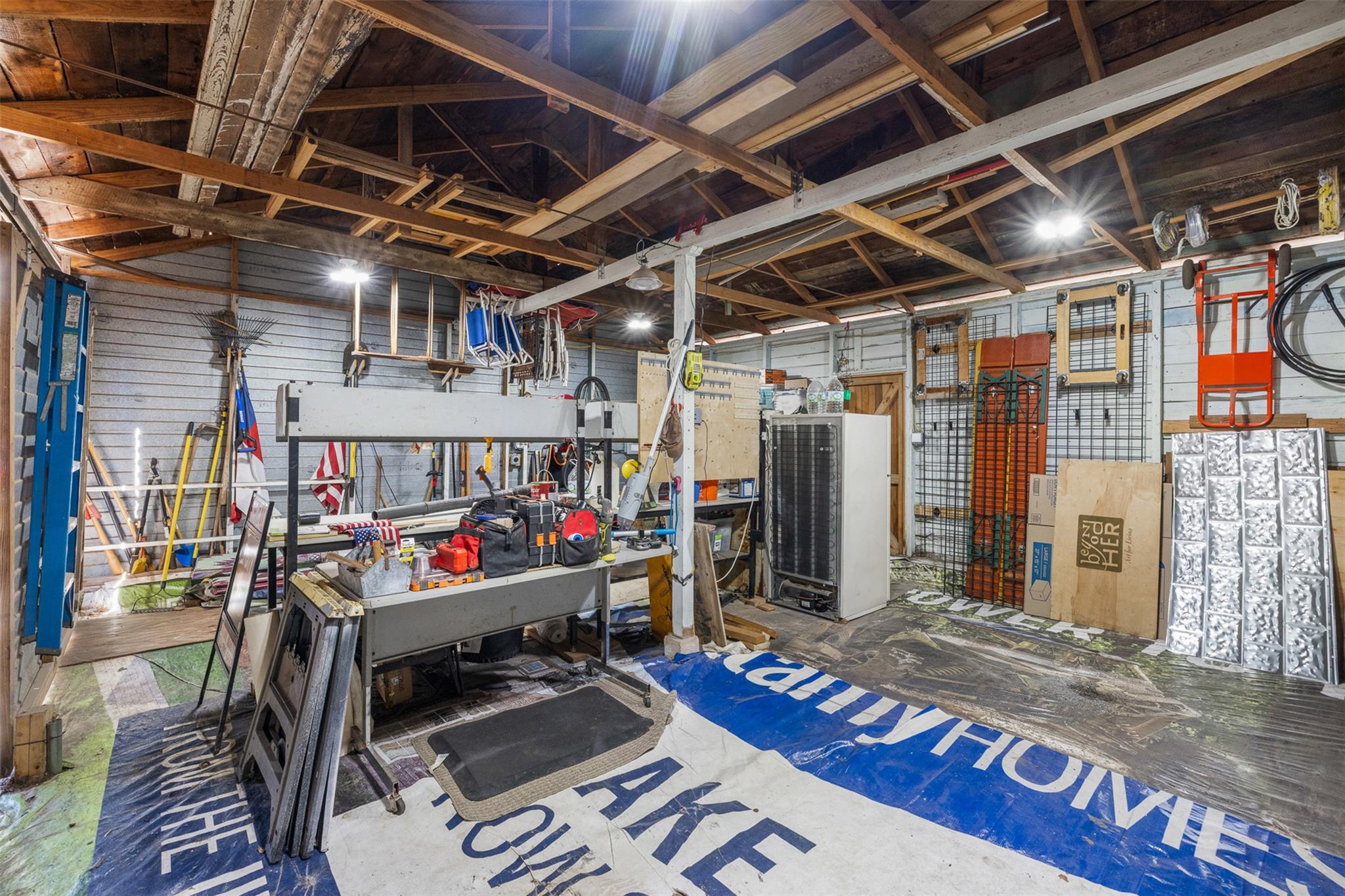 660 N Main St, La Grange, TX 78945