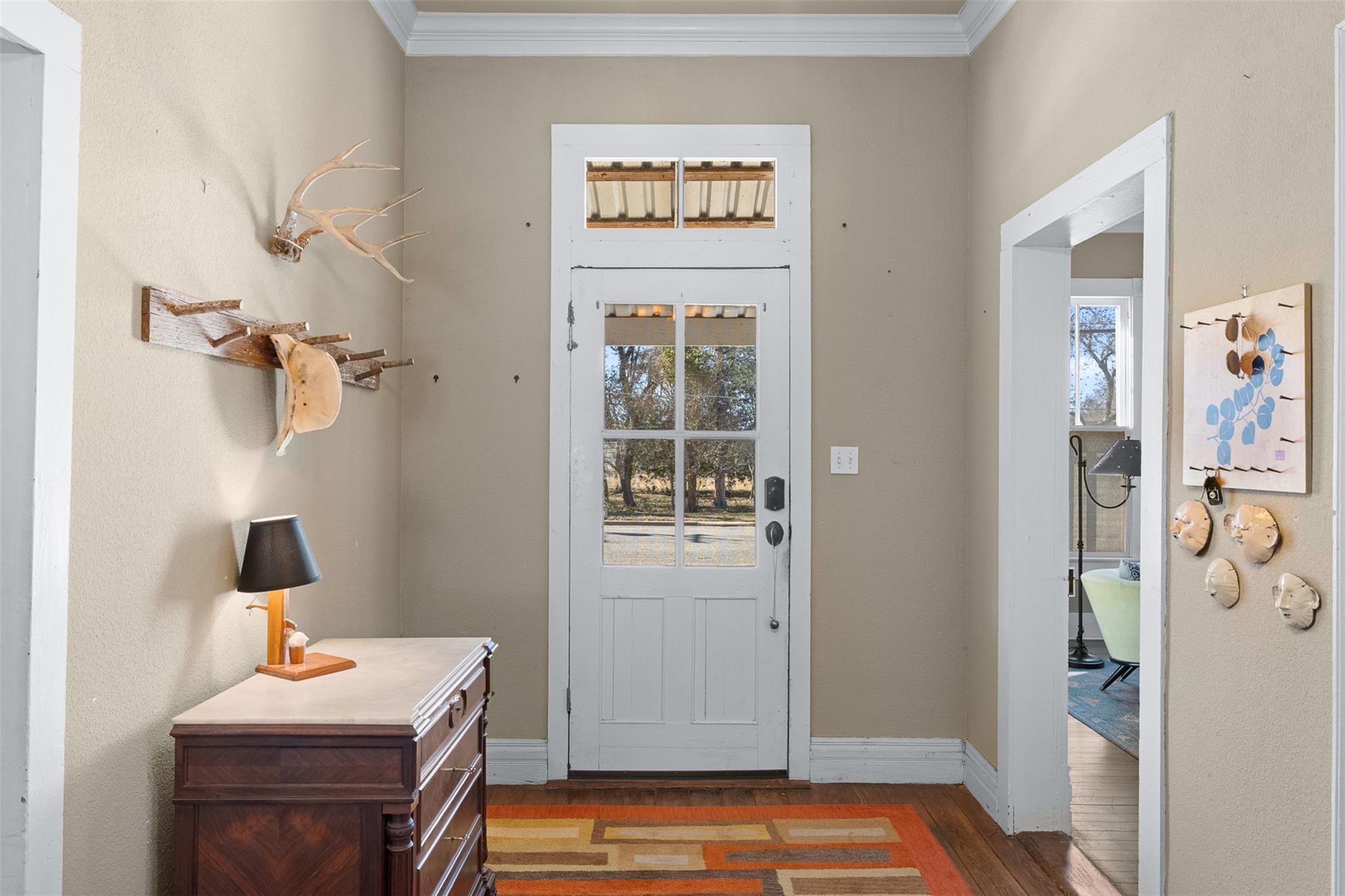 660 N Main St, La Grange, TX 78945