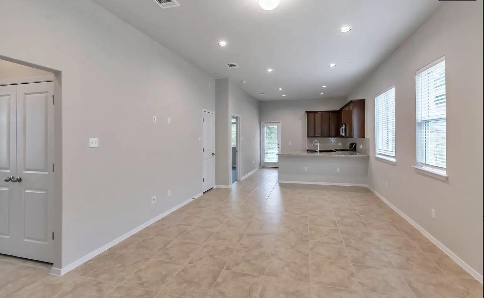 2800 Joe Dimaggio Blvd # 88, Round Rock, TX 78665