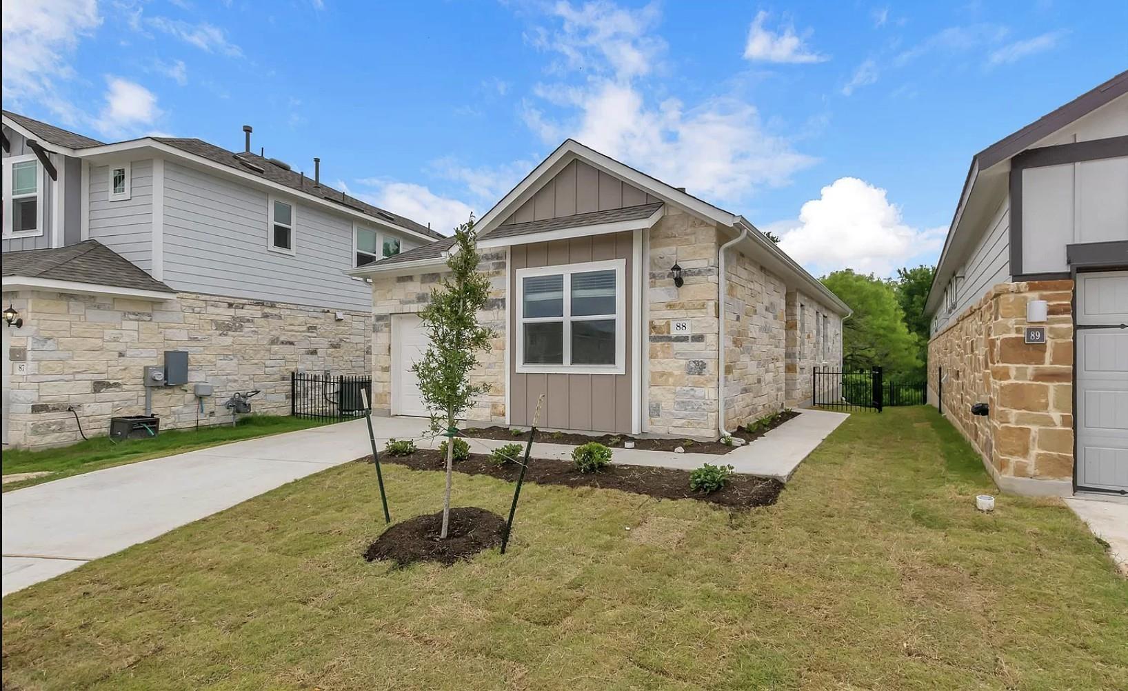 2800 Joe Dimaggio Blvd # 88, Round Rock, TX 78665