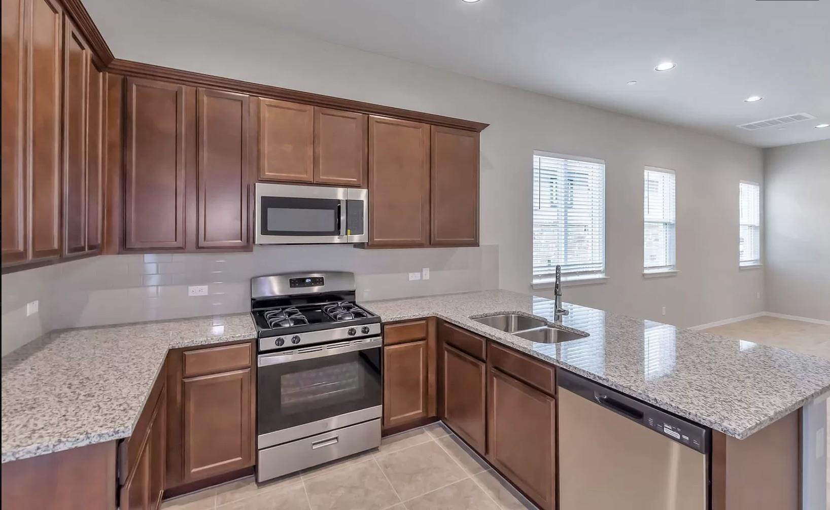 2800 Joe Dimaggio Blvd # 88, Round Rock, TX 78665