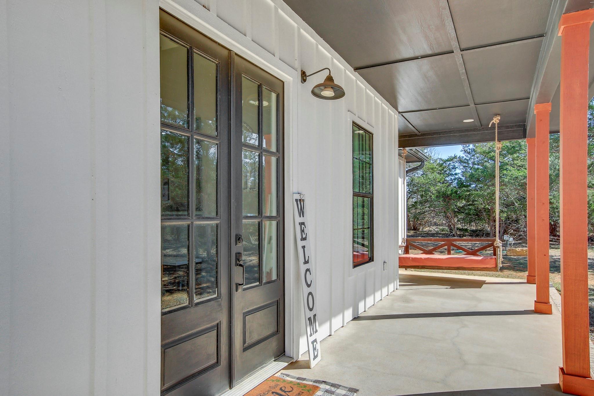 142 Anderson Dr, Red Rock, TX 78662