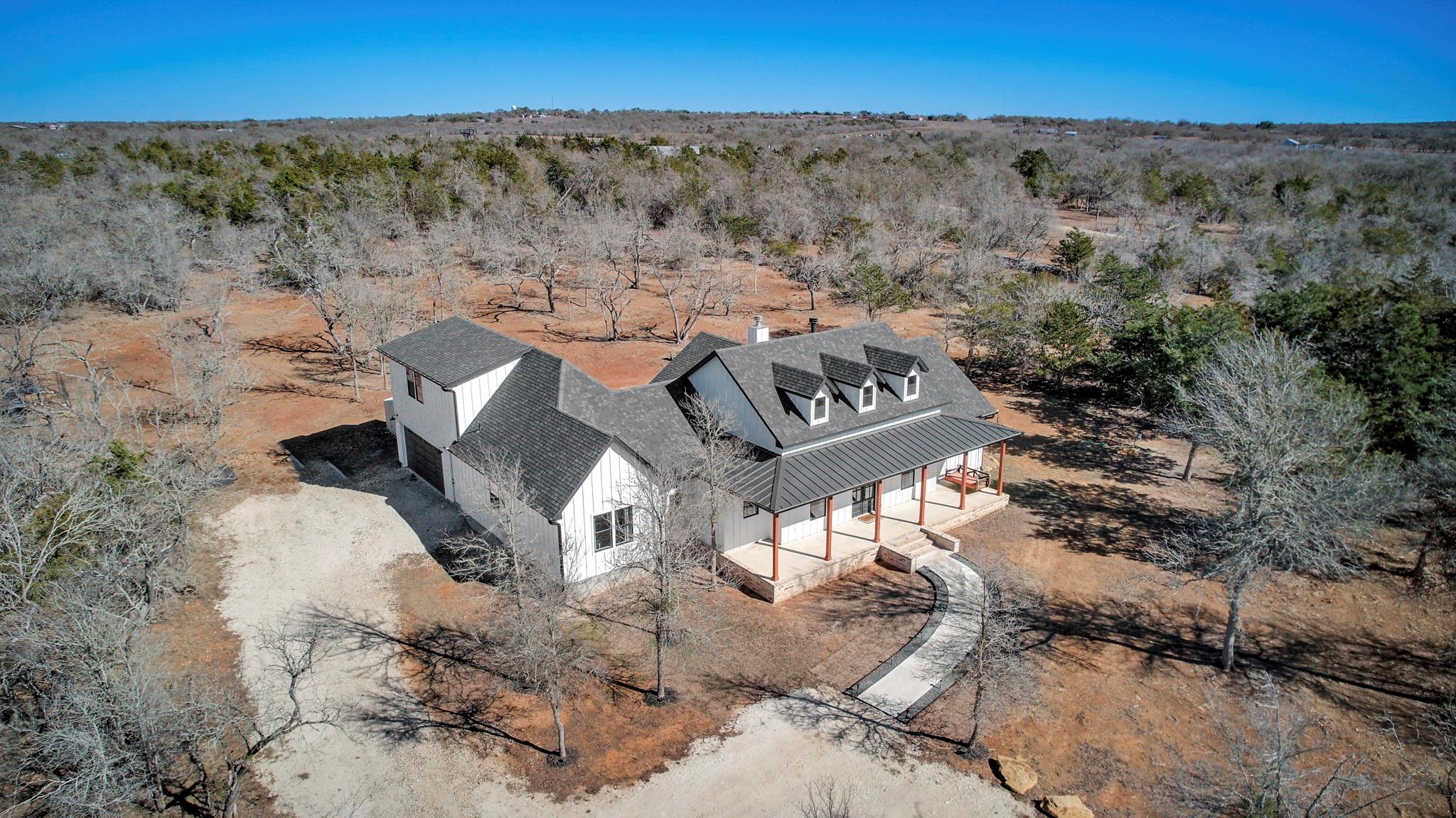 142 Anderson Dr, Red Rock, TX 78662