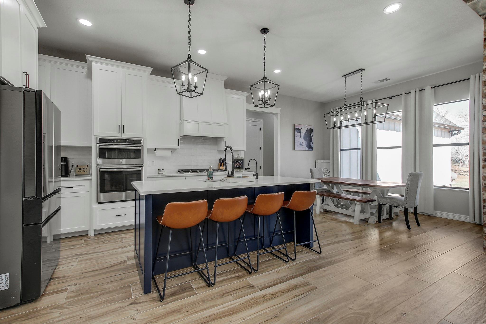 142 Anderson Dr, Red Rock, TX 78662