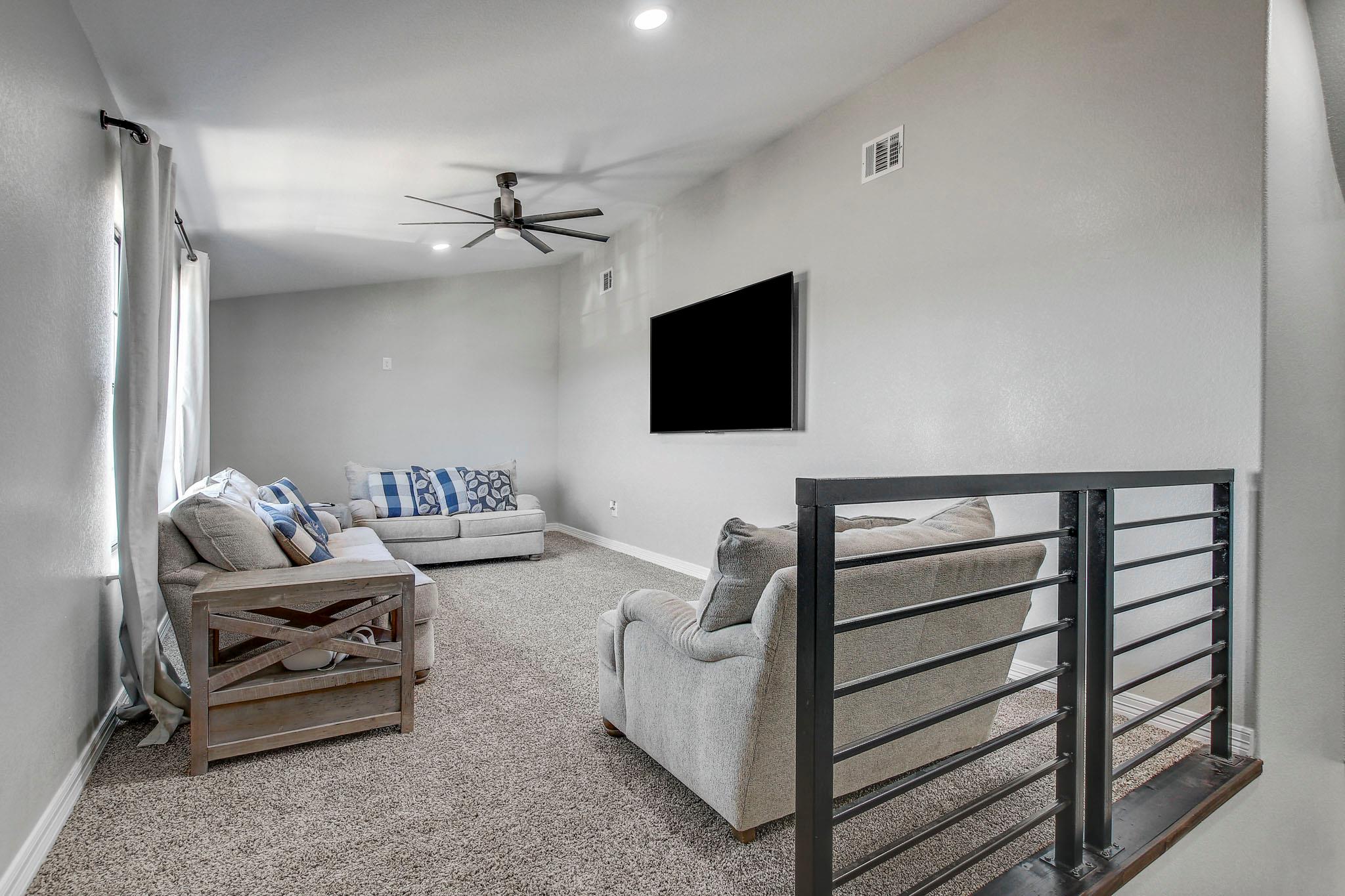 142 Anderson Dr, Red Rock, TX 78662