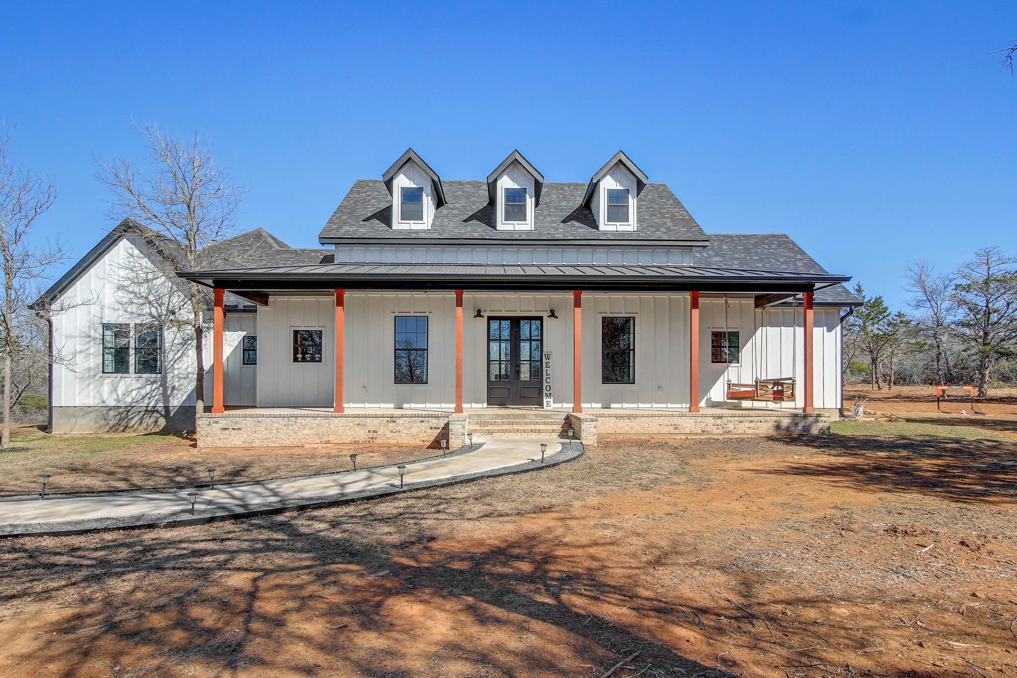 142 Anderson Dr, Red Rock, TX 78662