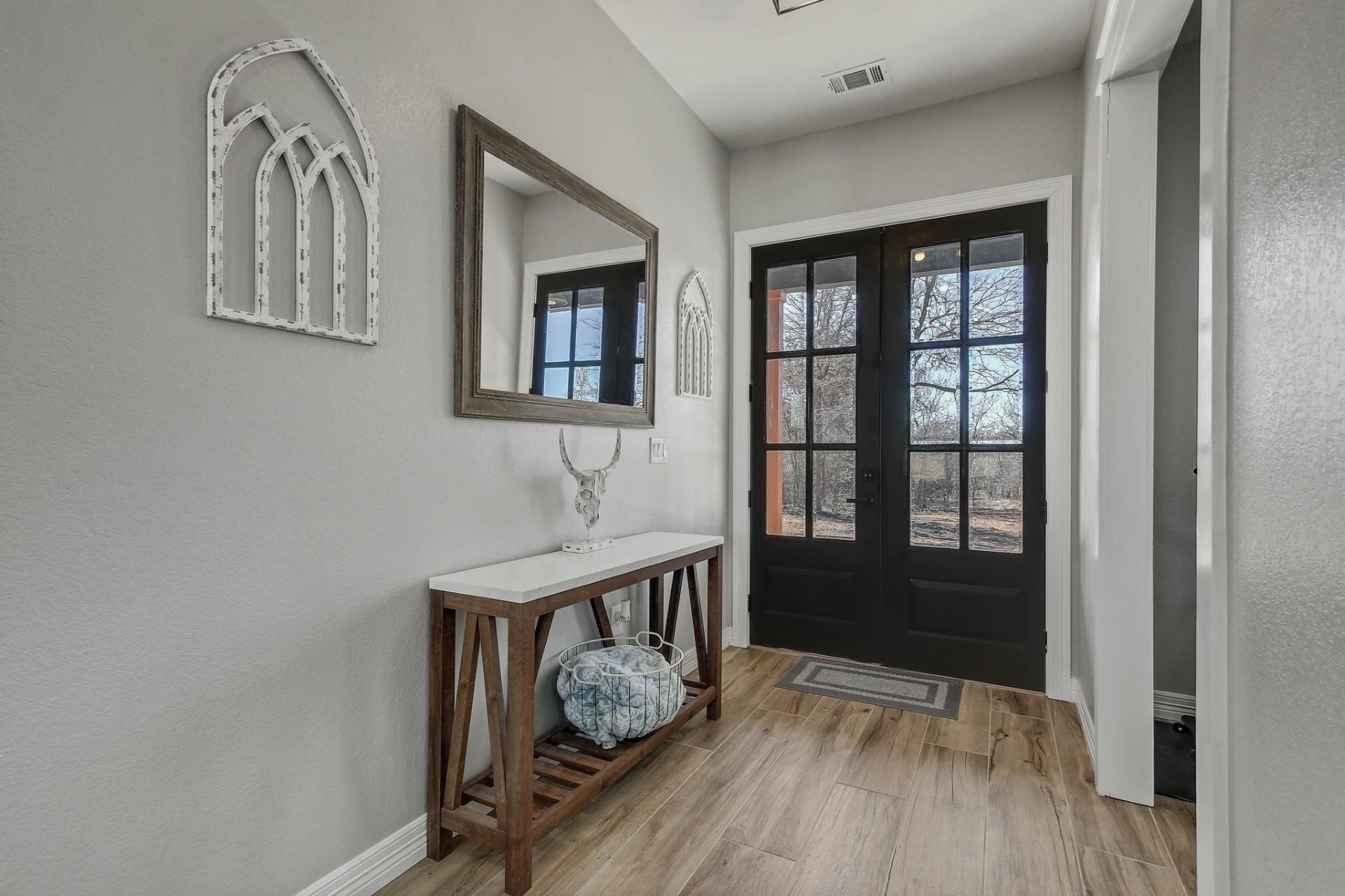 142 Anderson Dr, Red Rock, TX 78662