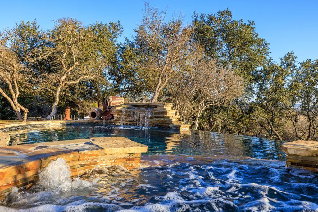 169 Royal Oaks Hill, Fredericksburg, TX 78624