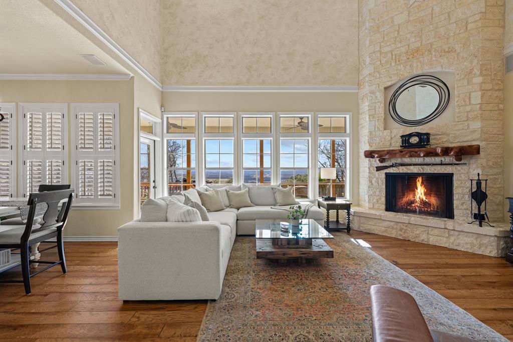 169 Royal Oaks Hill, Fredericksburg, TX 78624