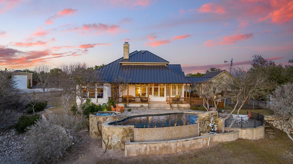169 Royal Oaks Hill, Fredericksburg, TX 78624
