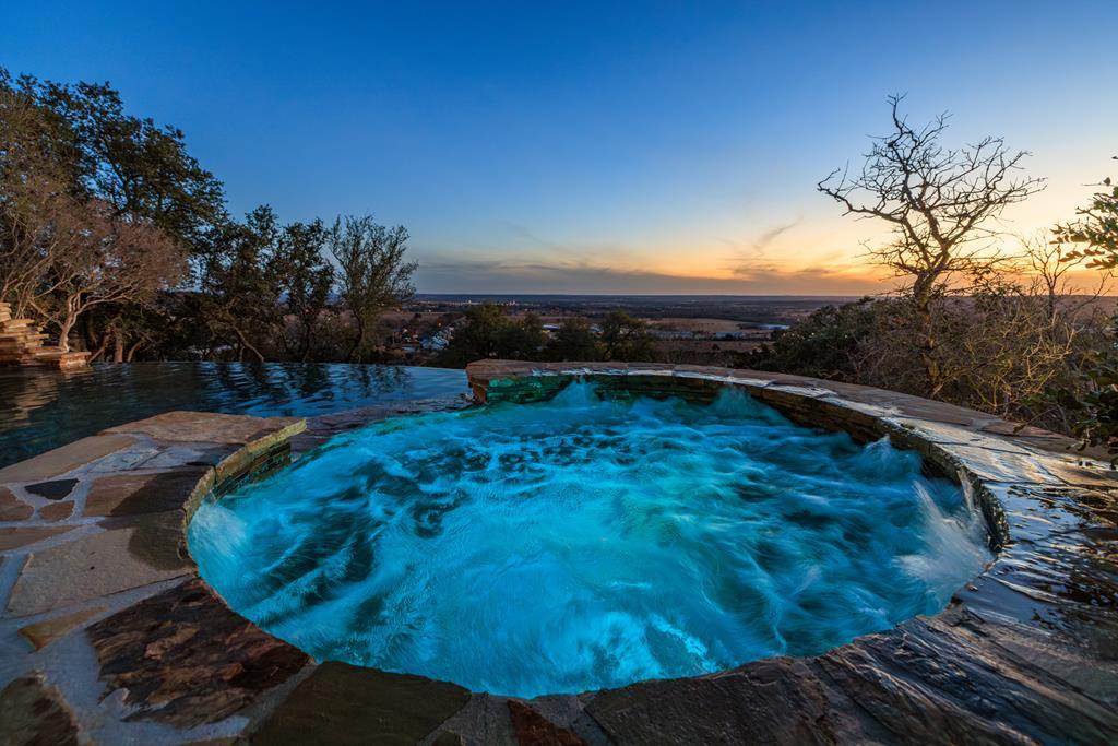 169 Royal Oaks Hill, Fredericksburg, TX 78624