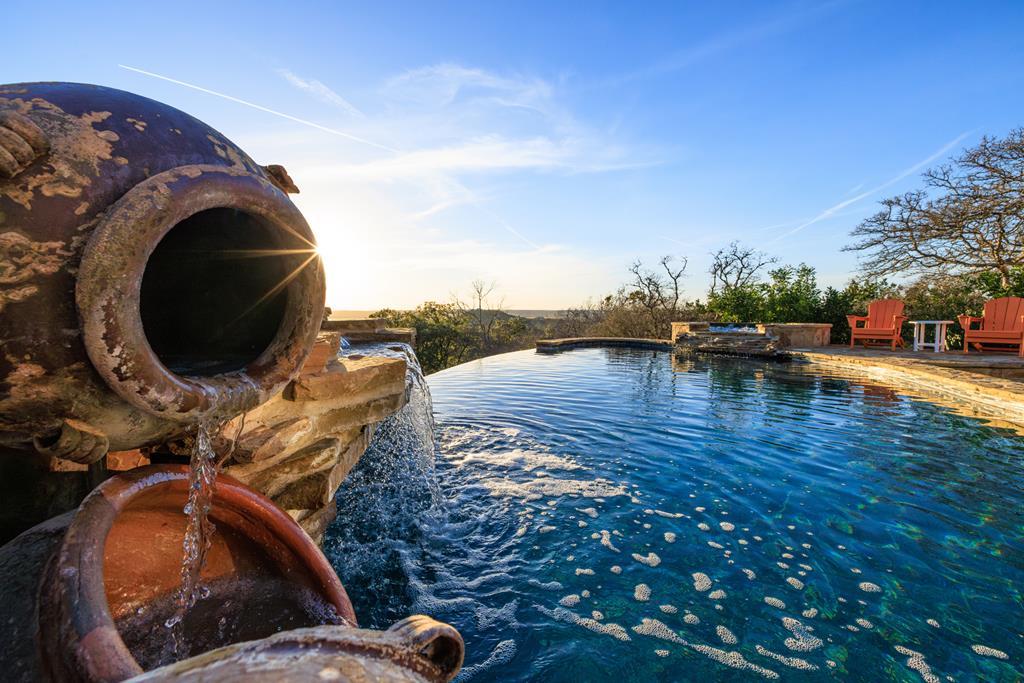 169 Royal Oaks Hill, Fredericksburg, TX 78624