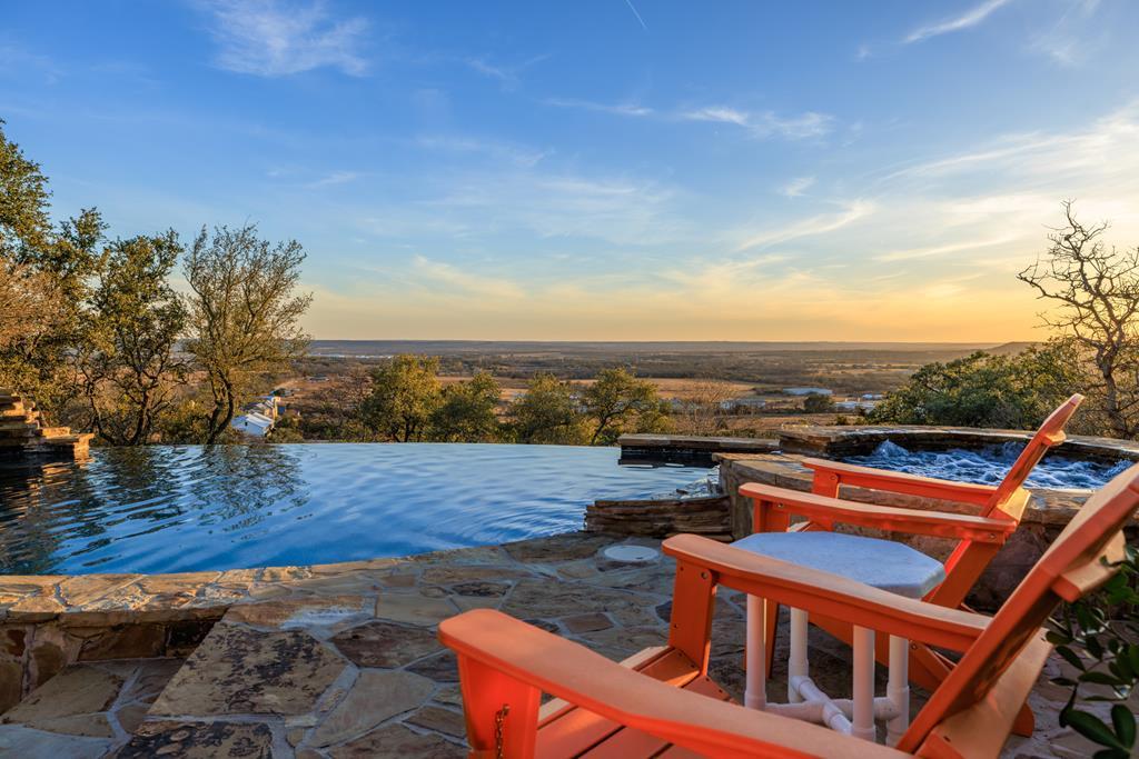 169 Royal Oaks Hill, Fredericksburg, TX 78624