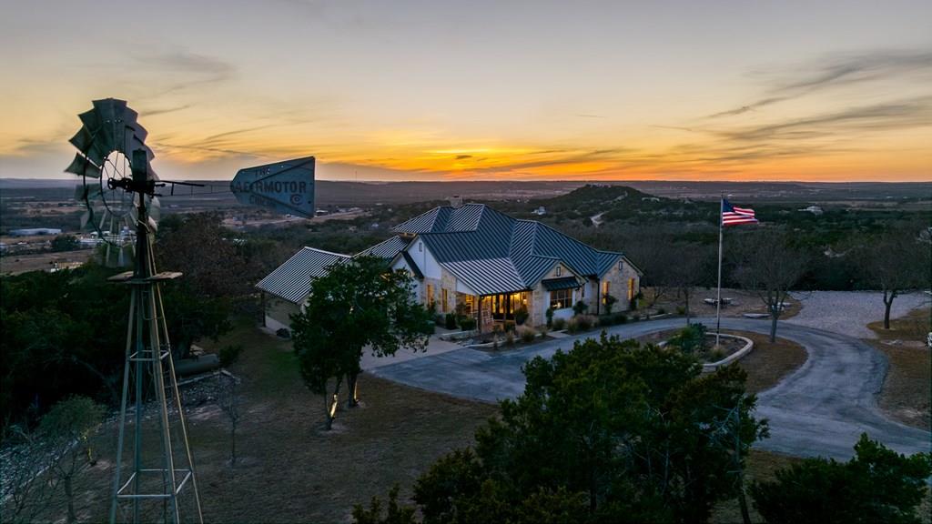 169 Royal Oaks Hill, Fredericksburg, TX 78624