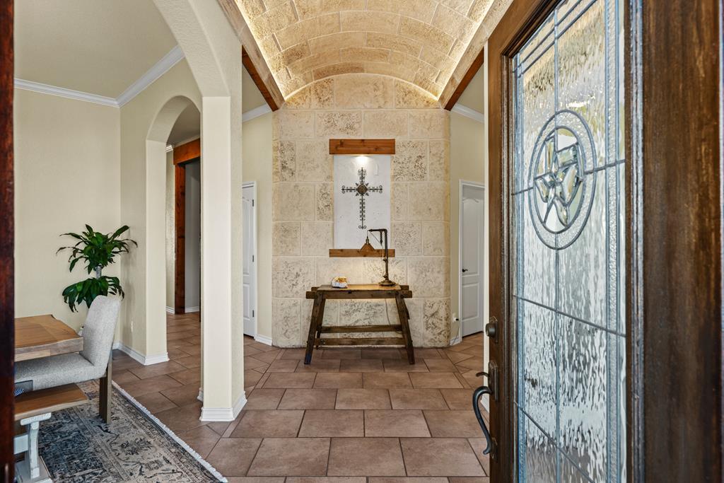 169 Royal Oaks Hill, Fredericksburg, TX 78624