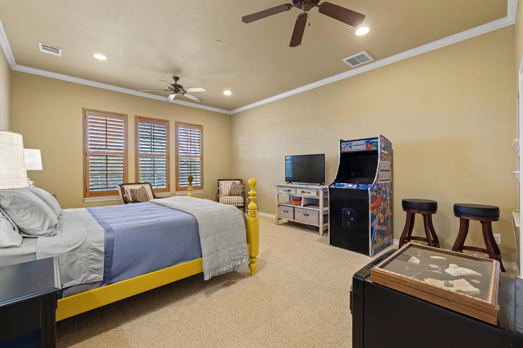 169 Royal Oaks Hill, Fredericksburg, TX 78624