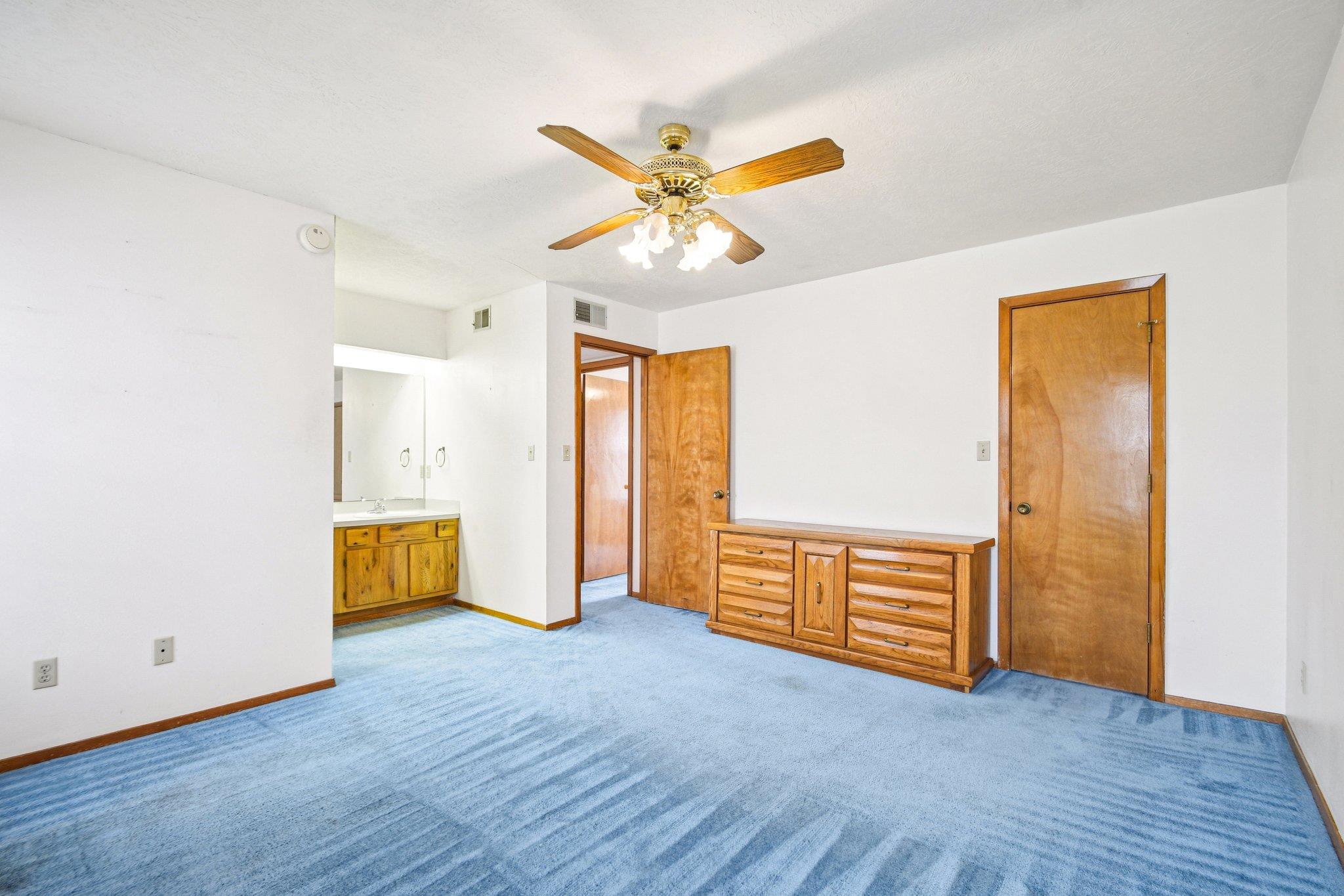 102 Stubblefield Dr, Elgin, TX 78621