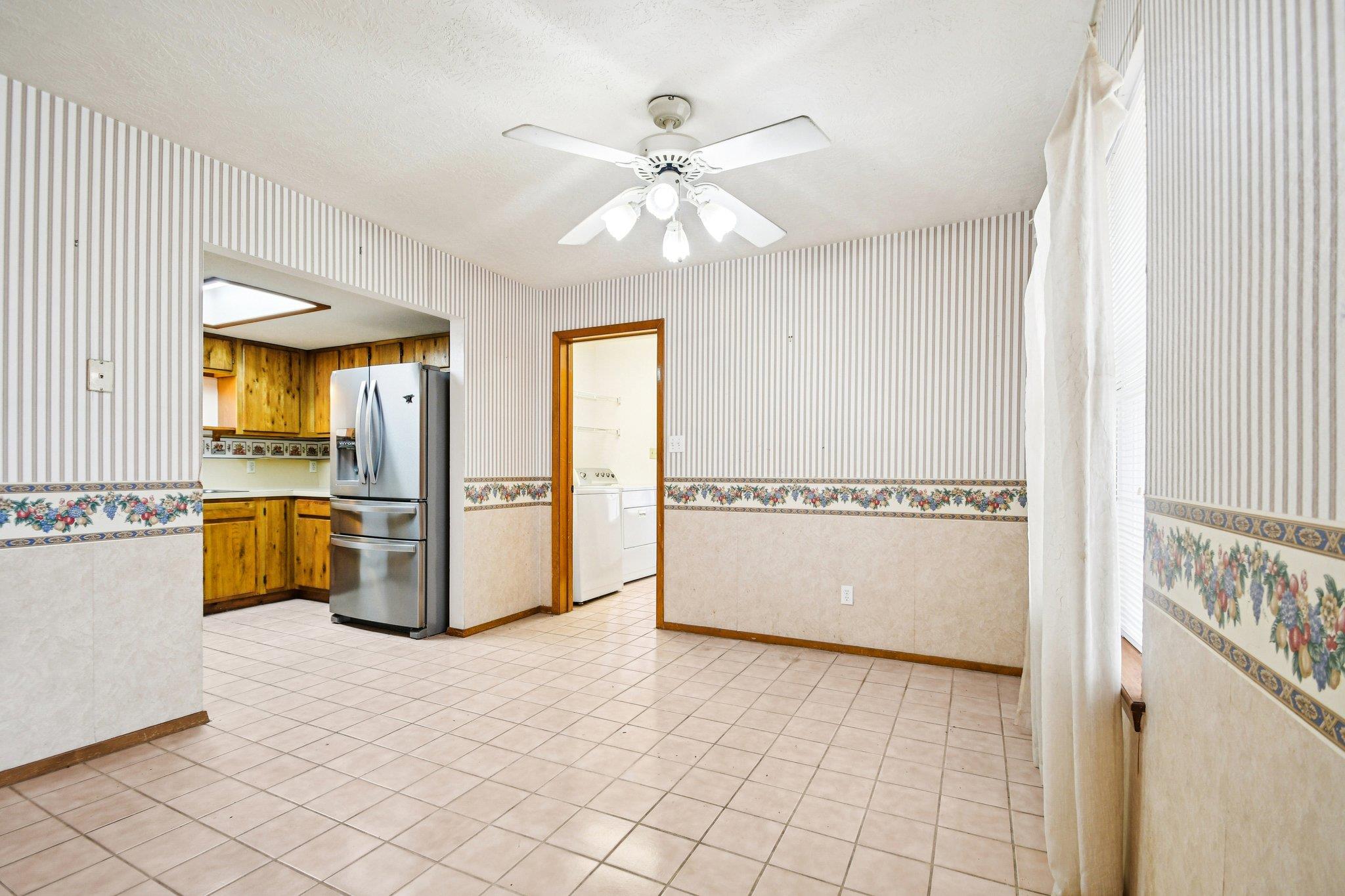 102 Stubblefield Dr, Elgin, TX 78621