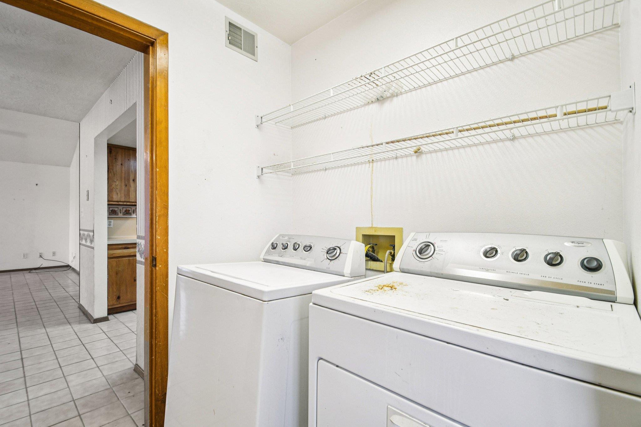 102 Stubblefield Dr, Elgin, TX 78621