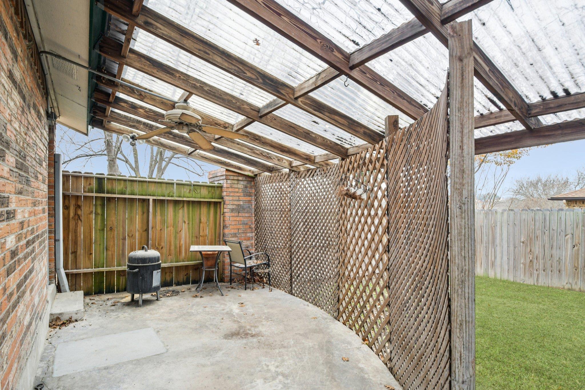 102 Stubblefield Dr, Elgin, TX 78621