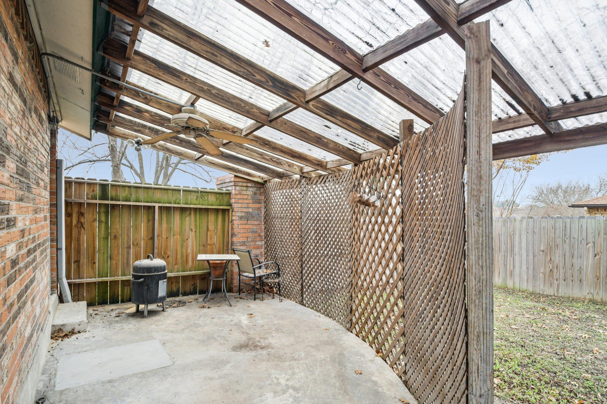 102 Stubblefield Dr, Elgin, TX 78621