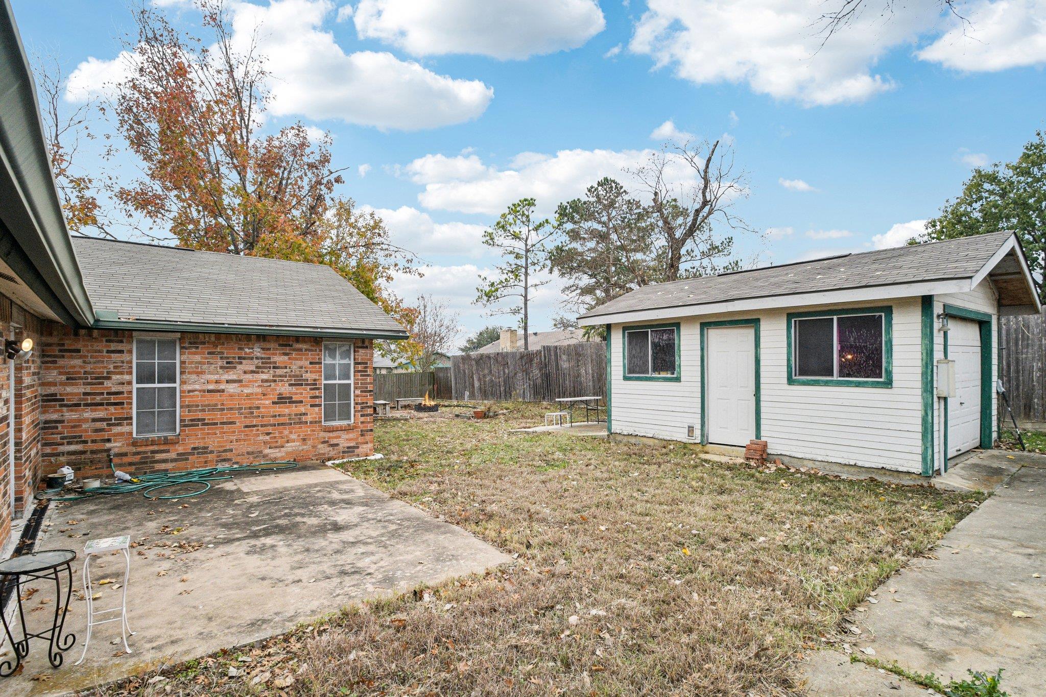 102 Stubblefield Dr, Elgin, TX 78621