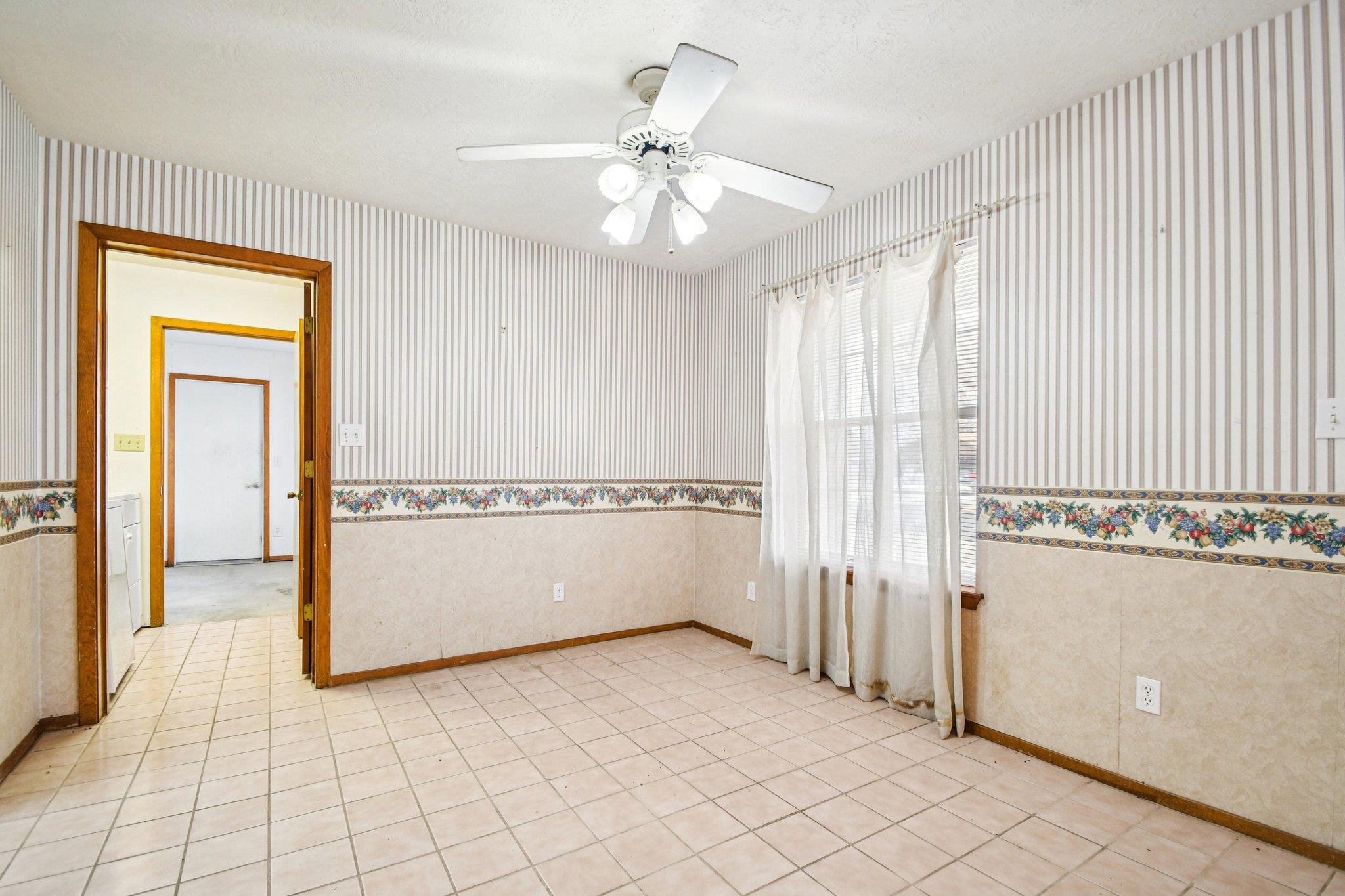 102 Stubblefield Dr, Elgin, TX 78621