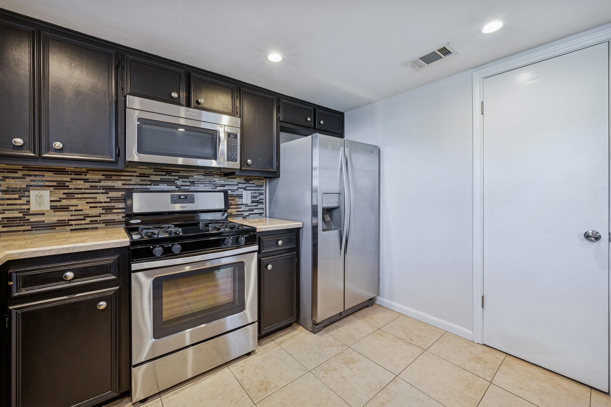 1500 Aquifer Cv # B, Austin, TX 78746