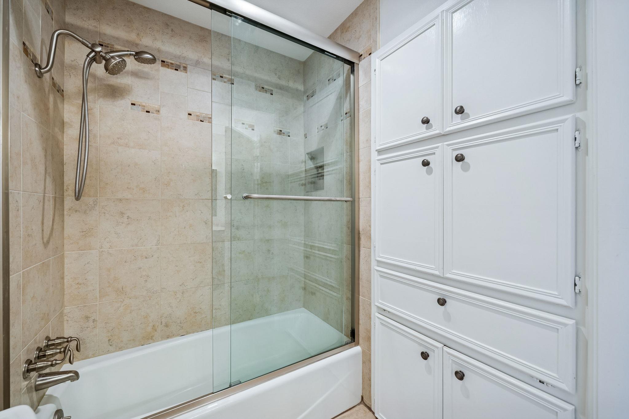 1500 Aquifer Cv # B, Austin, TX 78746