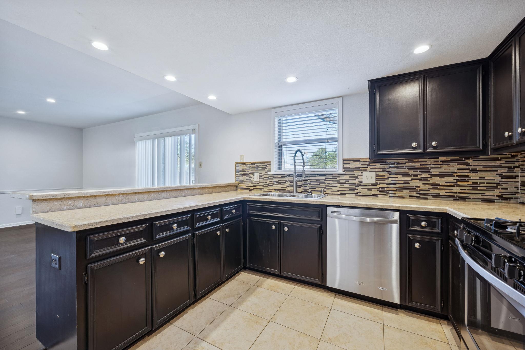 1500 Aquifer Cv # B, Austin, TX 78746