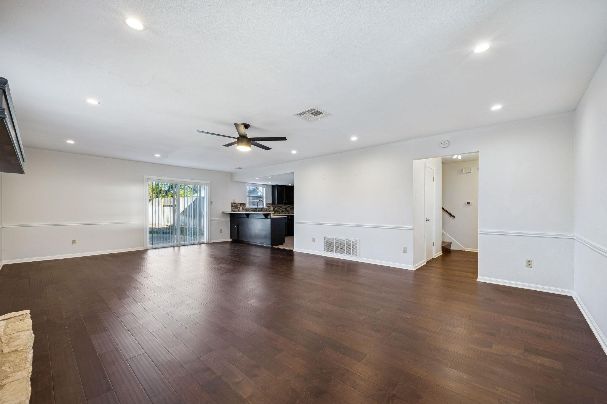 1500 Aquifer Cv # B, Austin, TX 78746