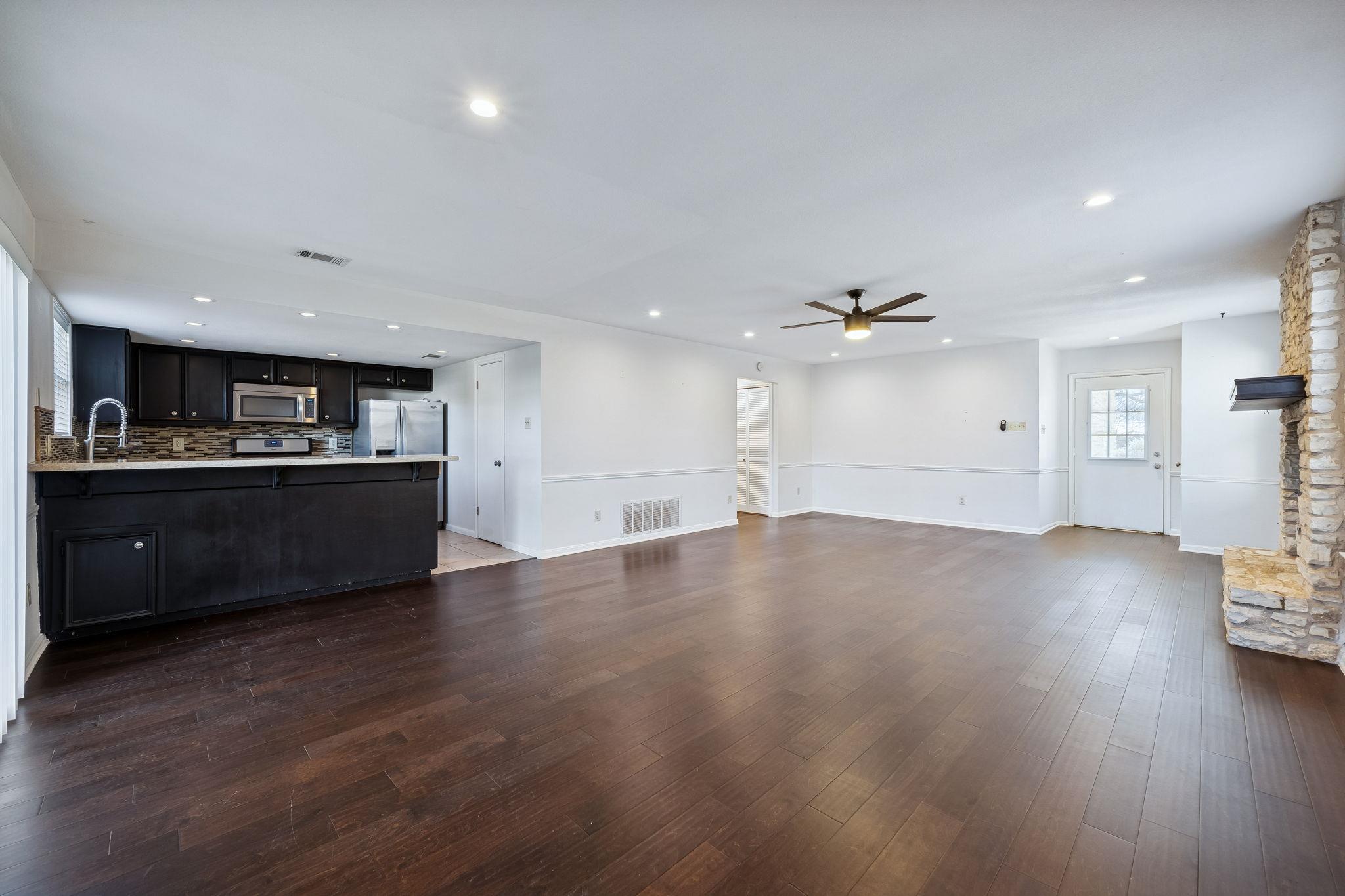 1500 Aquifer Cv # B, Austin, TX 78746