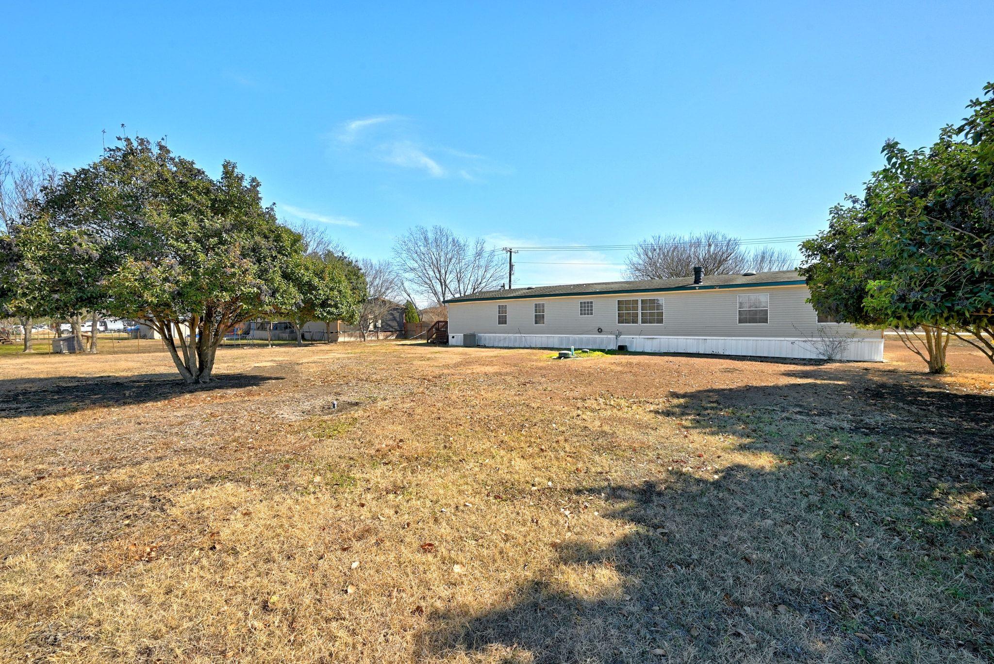 1437 Heidenreich Ln, Uhland, TX 78640