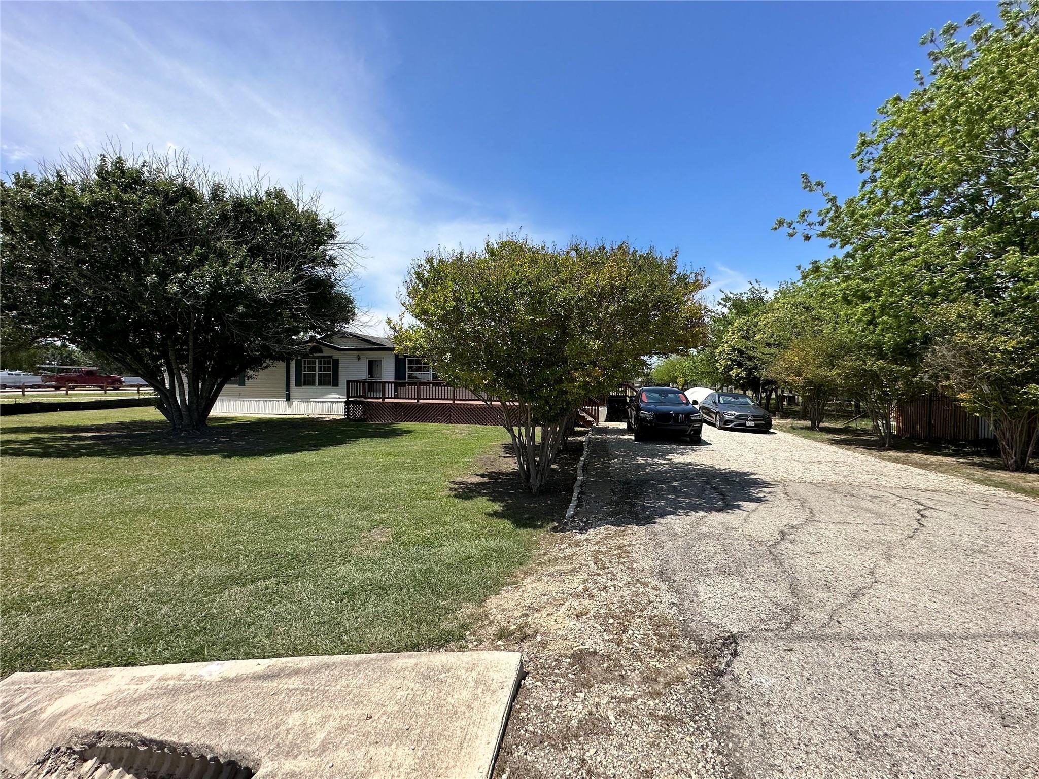 1437 Heidenreich Ln, Uhland, TX 78640